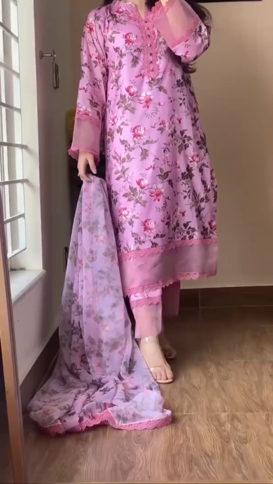 WhatsApp-Image-2025-06-24-at-12.24.10-2.jpeg Pink Floral Printed Lawn 3-Piece Suit - Image 6