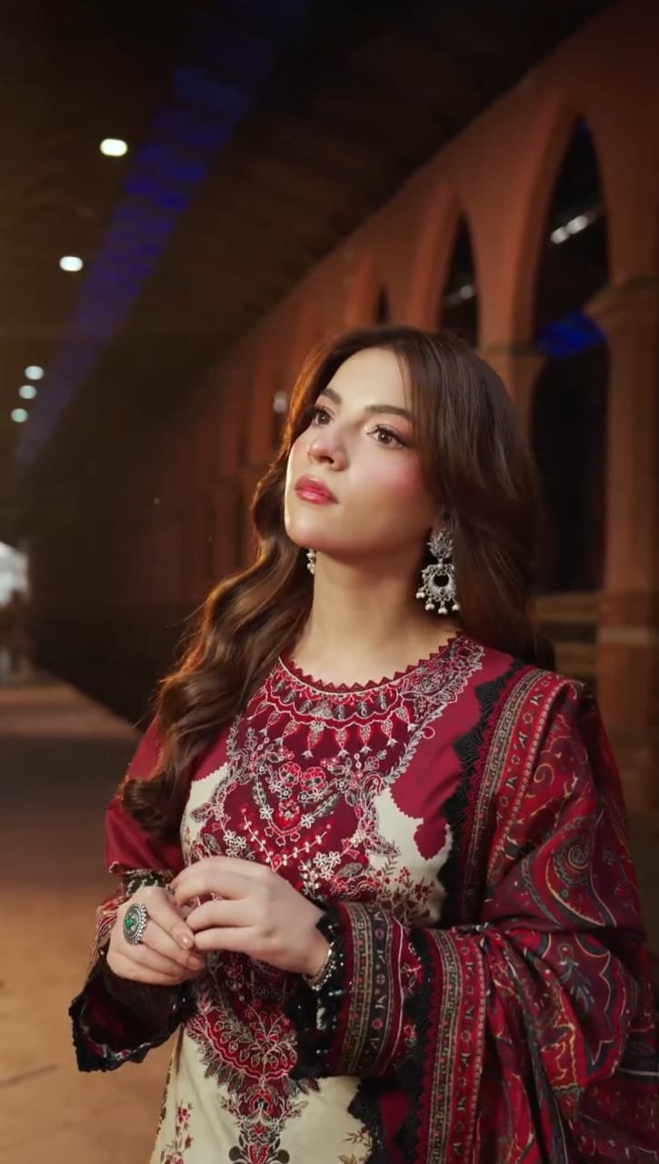 WhatsApp-Image-2025-06-24-at-14.10.59.jpeg Elegant Maroon & Cream Printed Digital Printed 3-Piece Dress Set - Image 4
