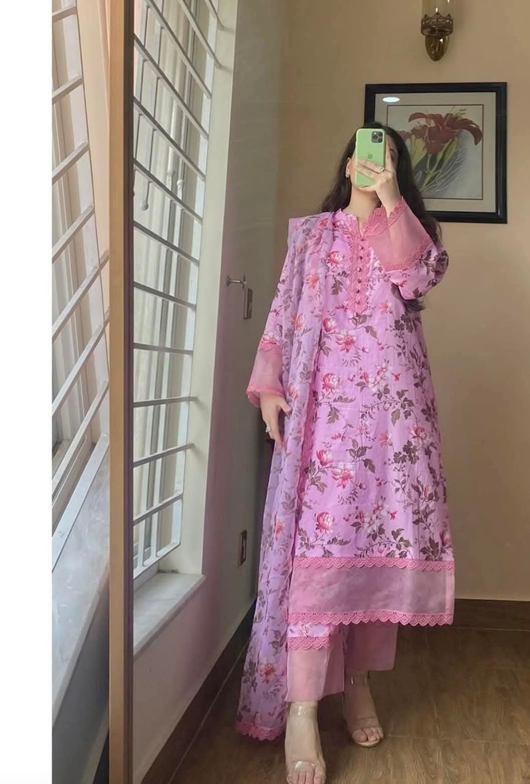 WhatsApp-Image-2025-07-05-at-04.41.54.jpeg Pink Floral Printed Lawn 3-Piece Suit - Image 4