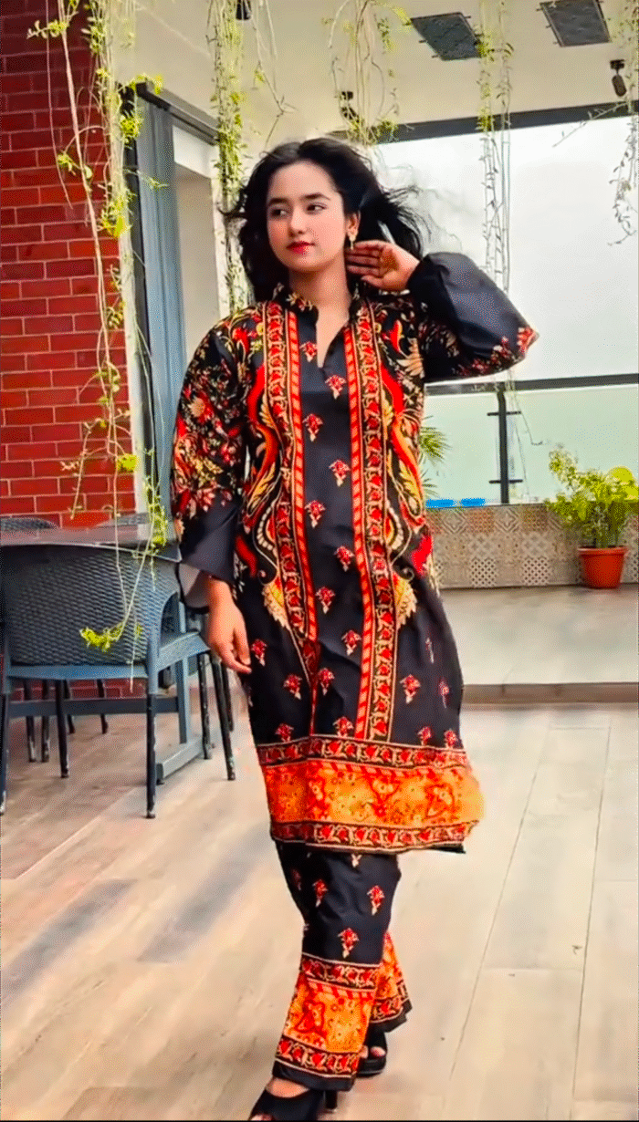 Royal Elegance Dubai Silk Two-Piece Set – Traditional Meets Trendy - Image 1