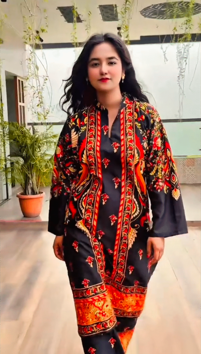 Royal Elegance Dubai Silk Two-Piece Set – Traditional Meets Trendy - Image 3
