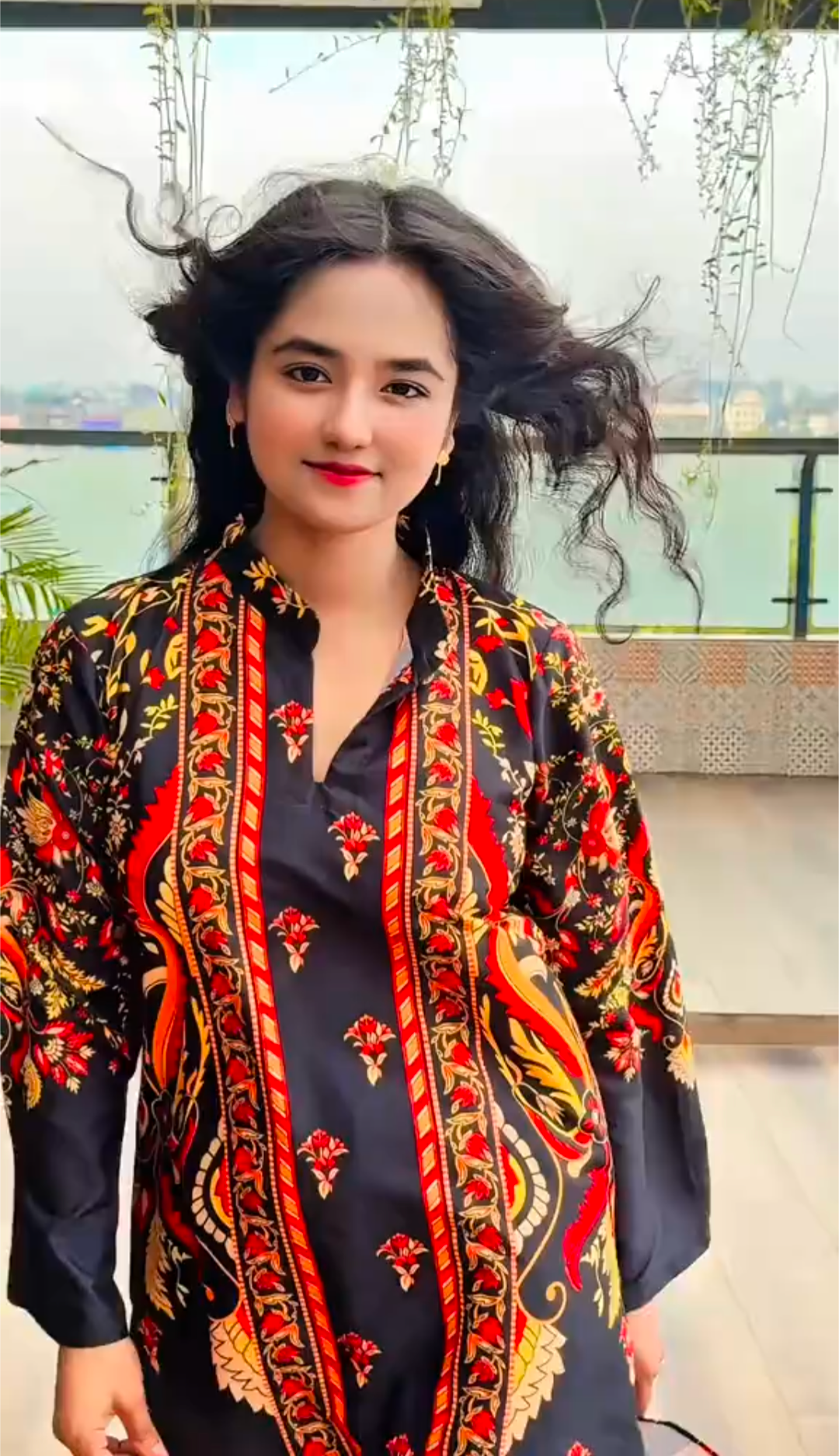 Screenshot_20250729-183434.png Royal Elegance Dubai Silk Two-Piece Set – Traditional Meets Trendy - Image 4