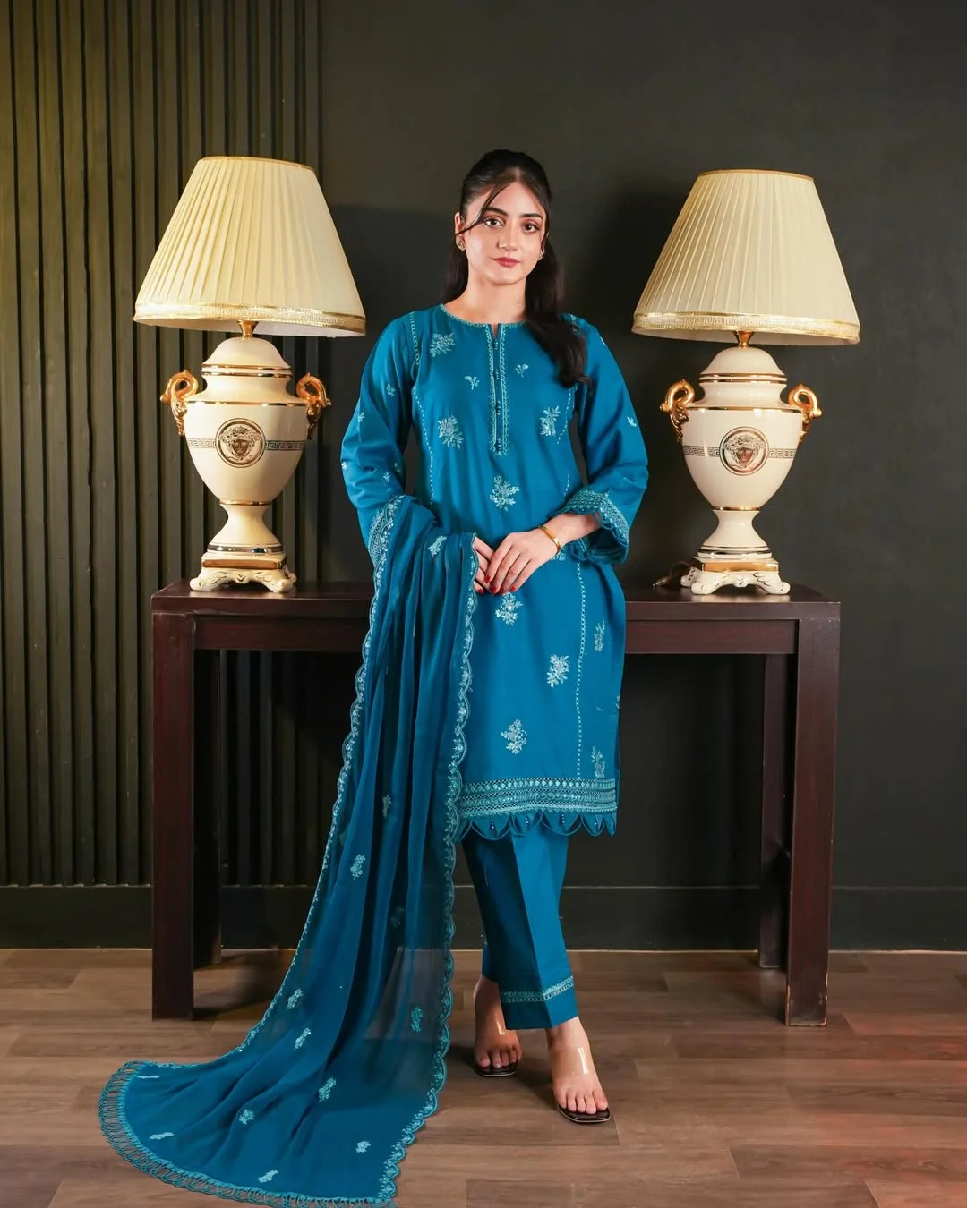 3pis Elegant Teal Blue Embroidered 3-Piece Suit - Image 1