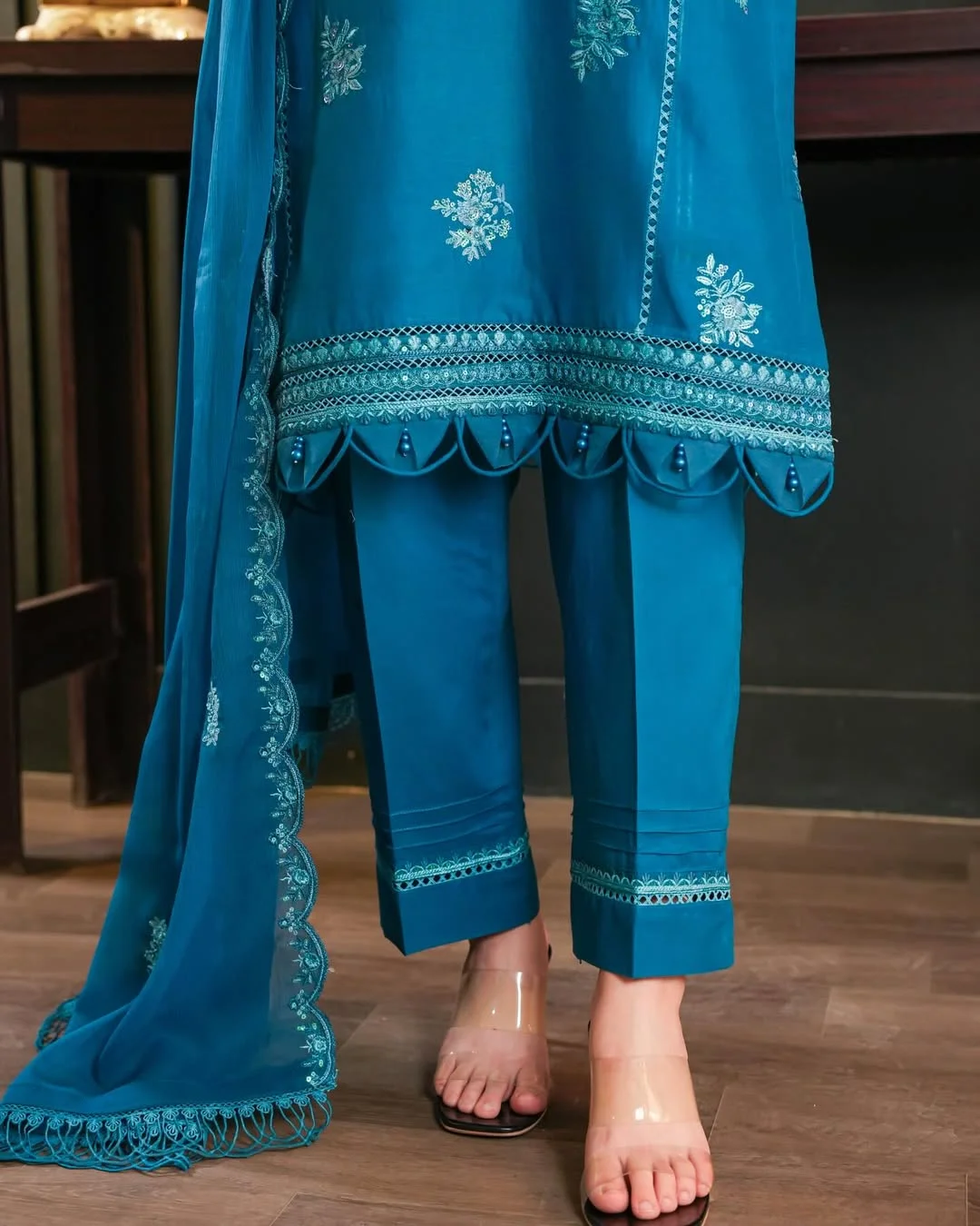 shaushfd Elegant Teal Blue Embroidered 3-Piece Suit - Image 5
